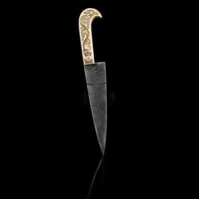 Lot # 11 - ASSASSIN'S CREED - Benedicto's (Carlos Bardem) Dagger