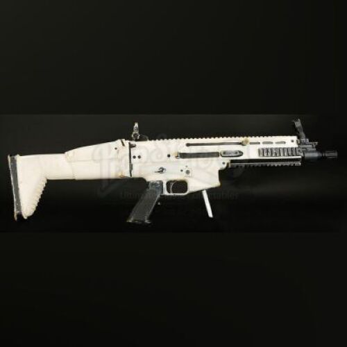 Lot # 125 - KINGSMAN: THE SECRET SERVICE - Valentine Guard's SCAR Rifle