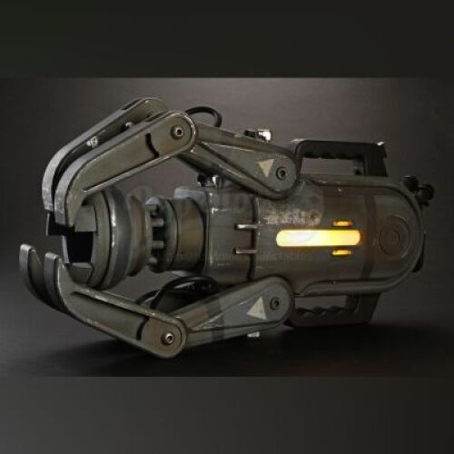 PACIFC RIM - Light-Up Jaeger Claw Bolt Turner