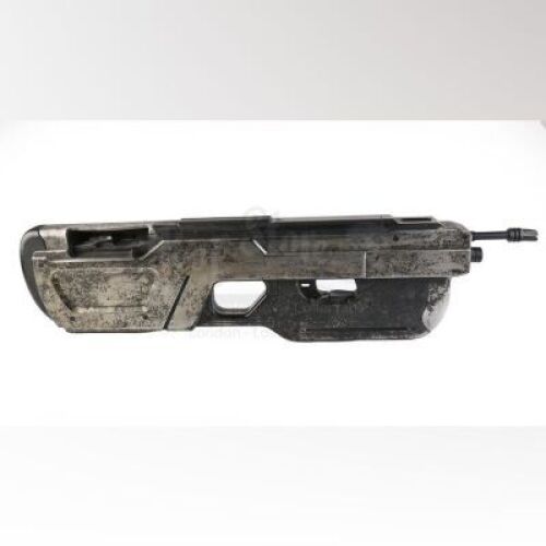 Lot # 172 - The Divergent Series: Allegiant (2016): Factionless Submachine Gun