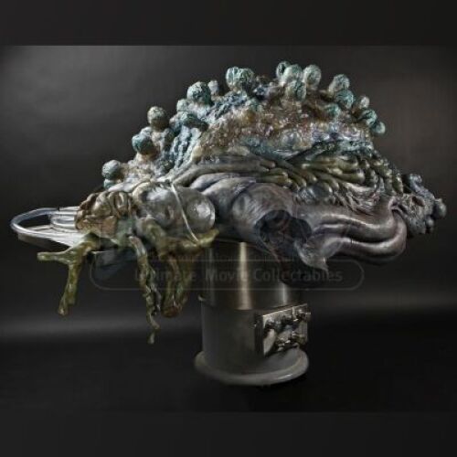 PACIFIC RIM - Large Kaiju Organ on Autopsy Table