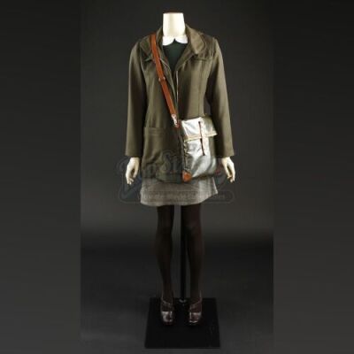 ENDER'S GAME - Valentine Wiggin's (Abigail Breslin) Costume 01