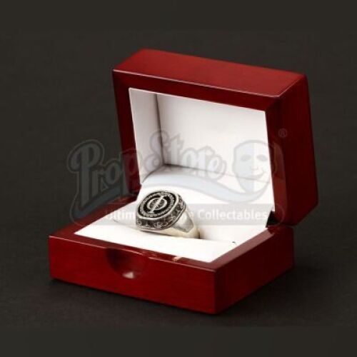 ENDER'S GAME - Colonel Graff's (Harrison Ford) International Fleet Ring 01