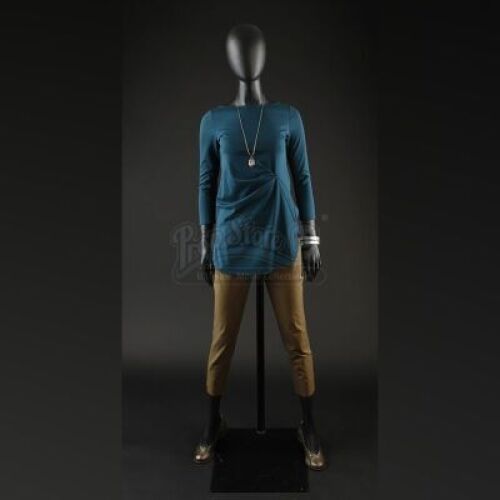 ENDER'S GAME - Theresa Wiggin's (Andrea Powell) Costume 01