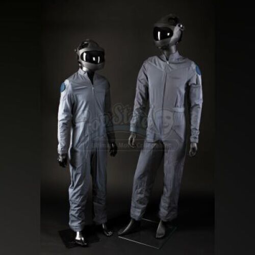 ENDER'S GAME - Pair of Drone Pilot Uniforms 01