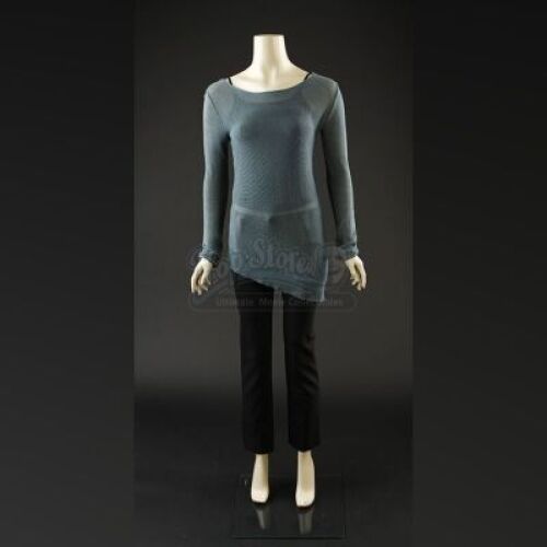 ENDER'S GAME - Theresa Wiggin's (Andrea Powell) Costume 02