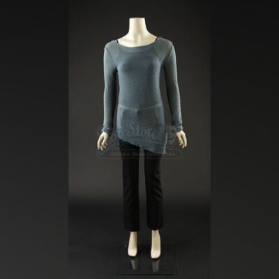 ENDER'S GAME - Theresa Wiggin's (Andrea Powell) Costume 02