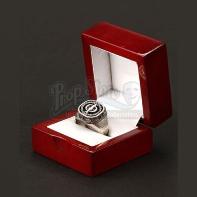 ENDER'S GAME - Colonel Graff's (Harrison Ford) International Fleet Ring 02