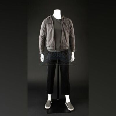 ENDER'S GAME - Ender Wiggin's Photo Double Civilian Clothes