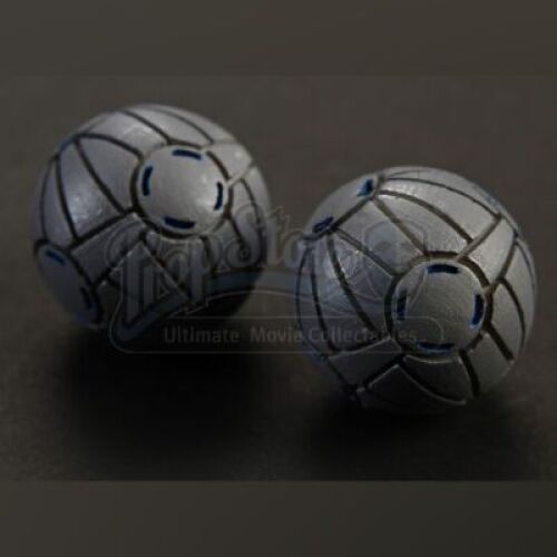 ENDER'S GAME - Petra Arkanian's (Hailee Steinfeld) Target Ball Pair 03