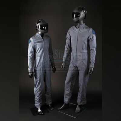 ENDER'S GAME - Pair of Drone Pilot Uniforms 04