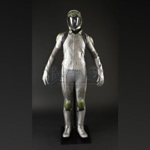 ENDER'S GAME - Petra Arkanian's (Hailee Steinfeld) Salamander Flash Suit