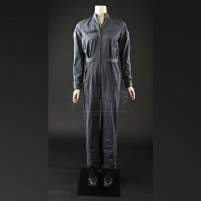 ENDER'S GAME - Petra Arkanian's (Hailee Steinfeld) Salamander Training Suit