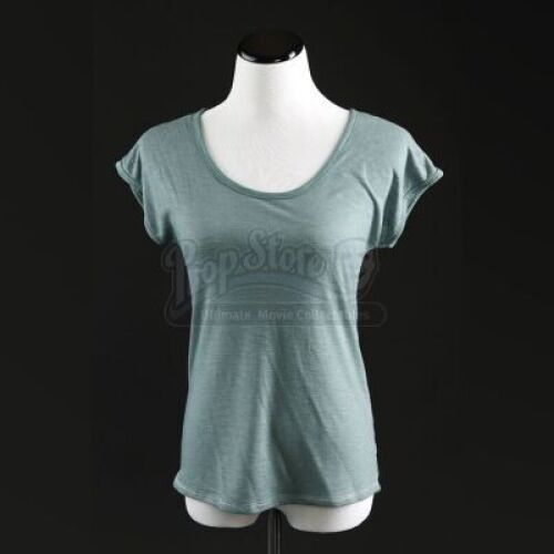 ENDER'S GAME - Valentine Wiggin's (Abigail Breslin) Night Shirt