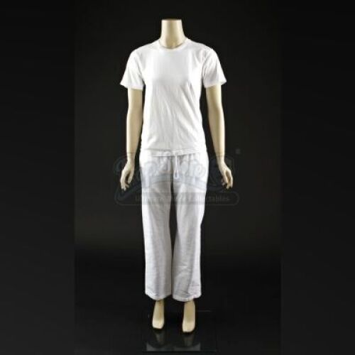 ENDER'S GAME - Petra Arkanian's (Hailee Steinfeld) Night Clothes