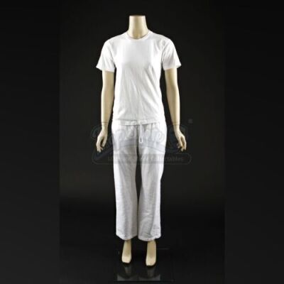 ENDER'S GAME - Petra Arkanian's (Hailee Steinfeld) Night Clothes