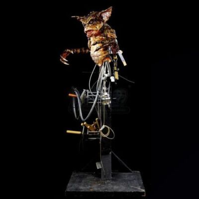 GREMLINS 2: THE NEW BATCH (1990) - Mechanical George Gremlin Puppet