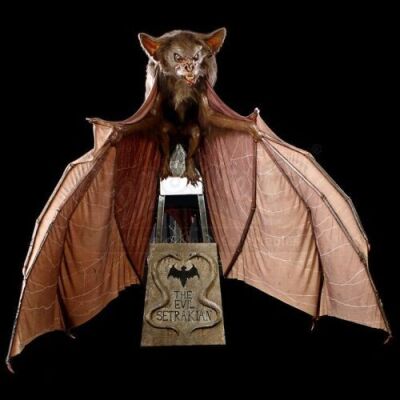 BATMAN FOREVER (1995) - Animatronic Bat Puppet