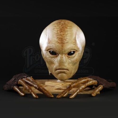 MEN IN BLACK II (2002) - First Contact Alien Mask and Hands