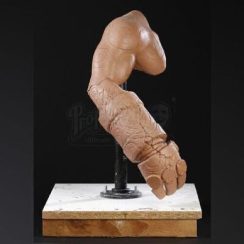 HELLBOY (2004) - Hellboy (Ron Perlman) Right Hand of Doom Maquette