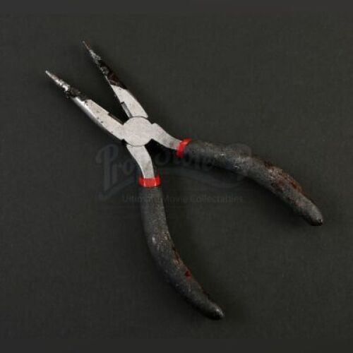 HANNIBAL - "Entree" Bloody Needle Nose Pliers