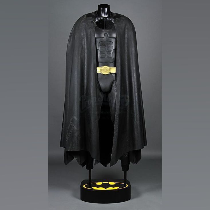 BATMAN RETURNS (1992) - Batman's Batsuit With Cape - Current price: £11000