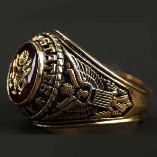 Lieutenant Parker's (Xavier Samuel) U.S. Army Ring