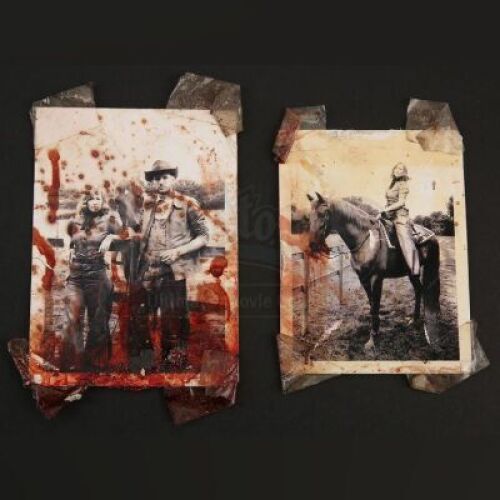 Red's Bloody Family Photo's