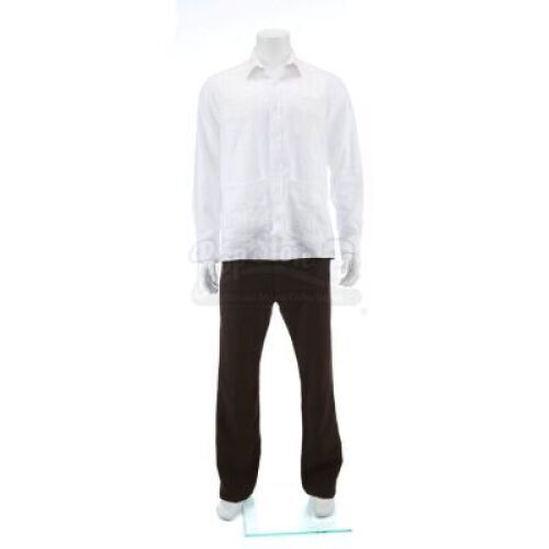 Lot # 2: Alejandro's (Benicio Del Toro) Columbia Apartment Costume
