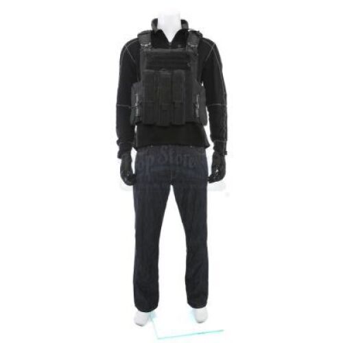 Lot # 50: Alejandro's (Benicio Del Toro) Convoy Ambush Costume