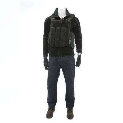 Lot # 58: Alejandro's (Benicio Del Toro) Finding Isabel Costume