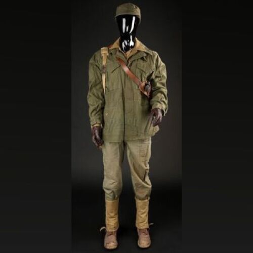 Lieutenant Parker's (Xavier Samuel) U.S. Army Uniform