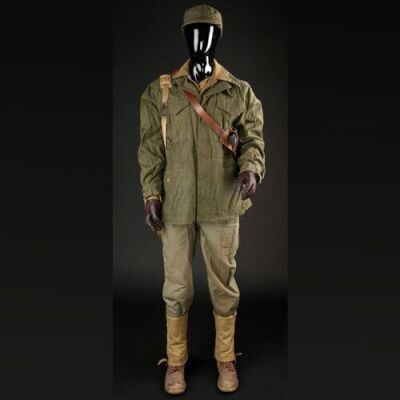 Lieutenant Parker's (Xavier Samuel) U.S. Army Uniform