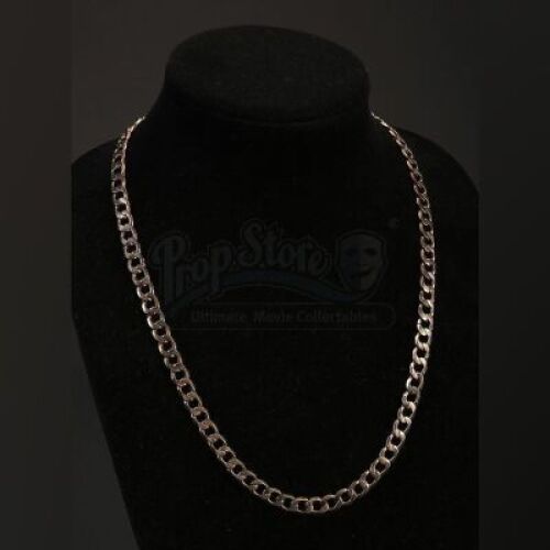 Trini "Gordo" Garcia's (Michael Pena) Gold Chain Necklace