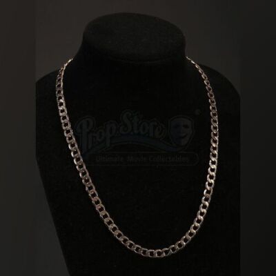 Trini "Gordo" Garcia's (Michael Pena) Gold Chain Necklace