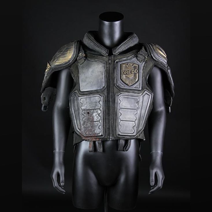 DREDD (2012) - Judge Dredd's (Karl Urban) Bullet-Hit Stunt Armour Vest ...