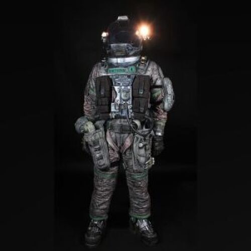 EVENT HORIZON (1997) - Med Tech Peters' (Kathleen Quinlan) Light-Up Space Suit