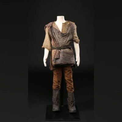 Young Ila Photo Double Costume