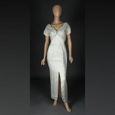 FOUR WEDDINGS AND A FUNERAL (1994) - Carrie's (Andie MacDowell) Wedding Dress