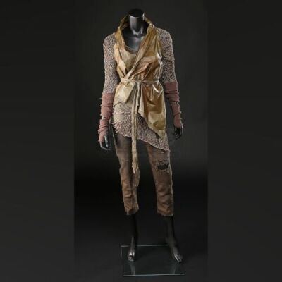 Na'el Costume
