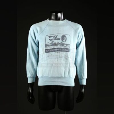 AN AMERICAN CHRISTMAS CAROL (1979) - Henry Winkler Signed Blue Crew Sweatshirt
