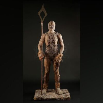 EARTH 2 (1994-1995) - Terrian Costume Display