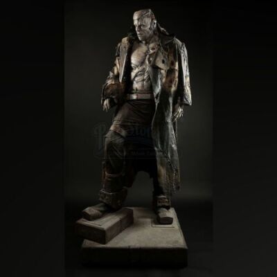 VAN HELSING (2004) - Frankenstein's Monster (Shuler Hensley) Costume Display