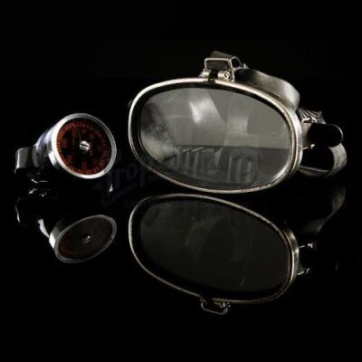 THE LIFE AQUATIC WITH STEVE ZISSOU (2004) - Team Zissou Dive Mask & Dive Watch