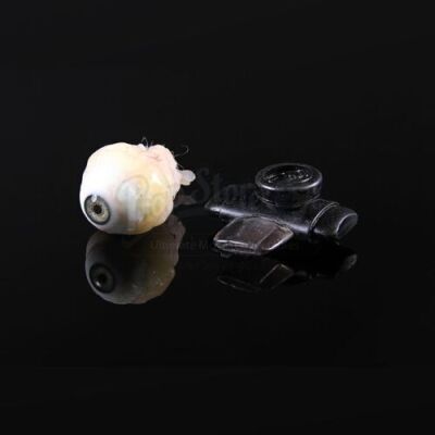 MINORITY REPORT (2002) - John Anderton's (Tom Cruise) Eyeball & Neuroin Inhaler