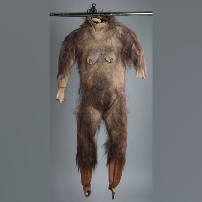 GREYSTOKE: THE LEGEND OF TARZAN, LORD OF THE APES (1984) - Ape Suit