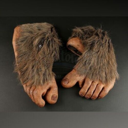 HARRY AND THE HENDERSONS (1987) - Harry (Kevin Peter Hall) Feet Pair