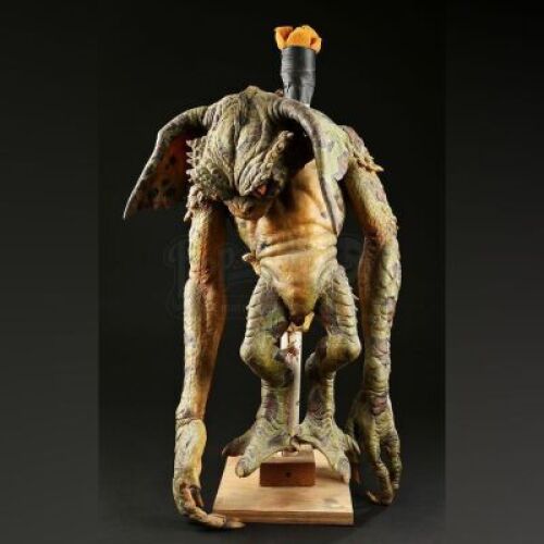 GREMLINS 2: THE NEW BATCH (1990) - Green Background Gremlin Puppet