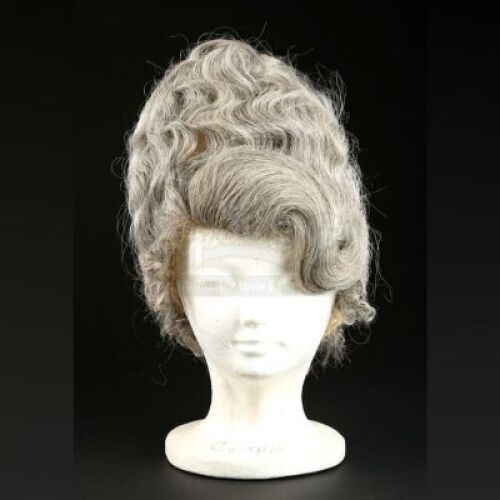 HOW THE GRINCH STOLE CHRISTMAS (2000) - Background Who Wig