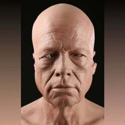 THE CURIOUS CASE OF BENJAMIN BUTTON (2008) - Benjamin Button (Brad Pitt) Old Age Maquette